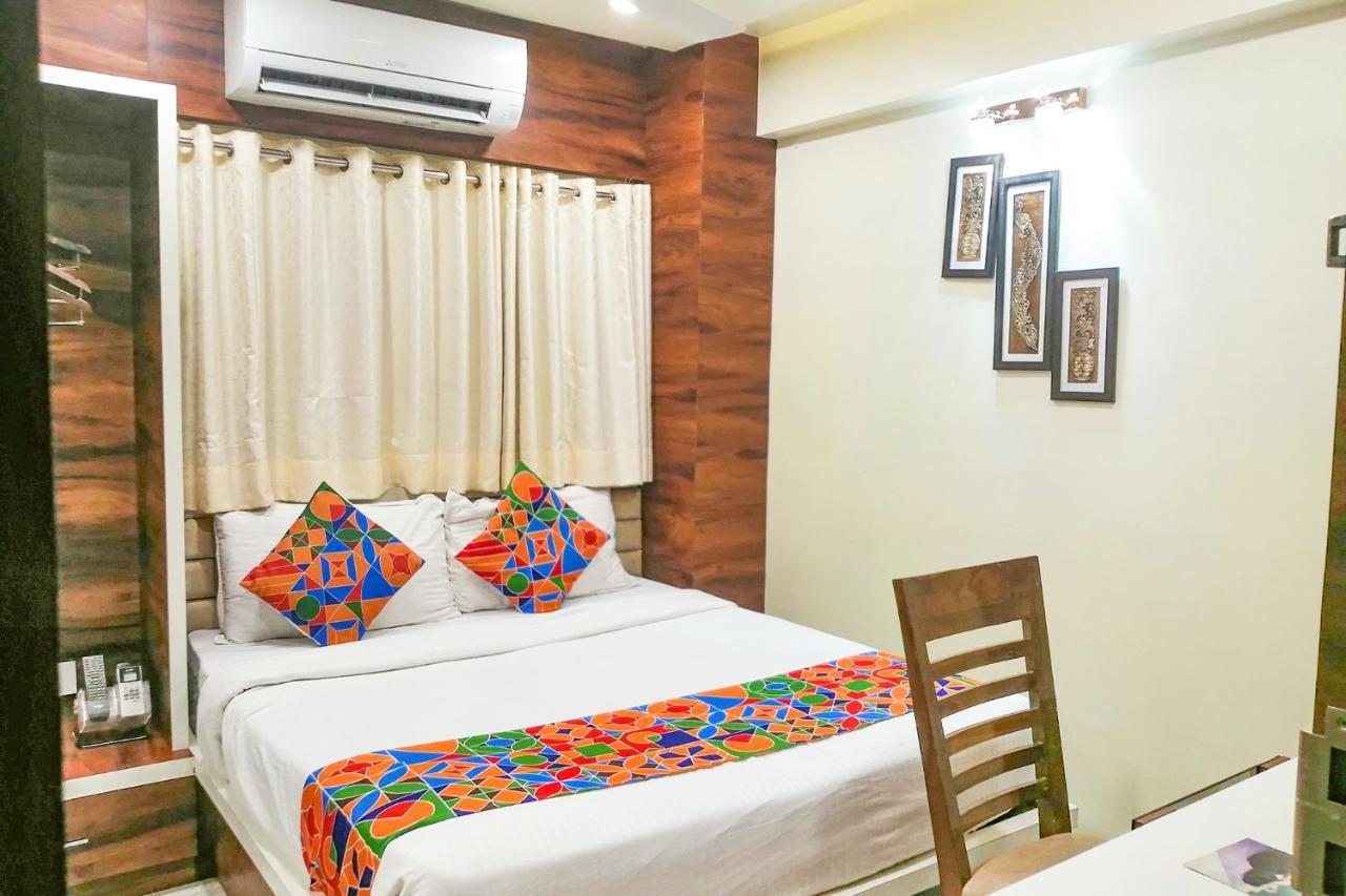 Hotel Radana Vashi Navimumbai Наві-Мумбаї Екстер'єр фото
