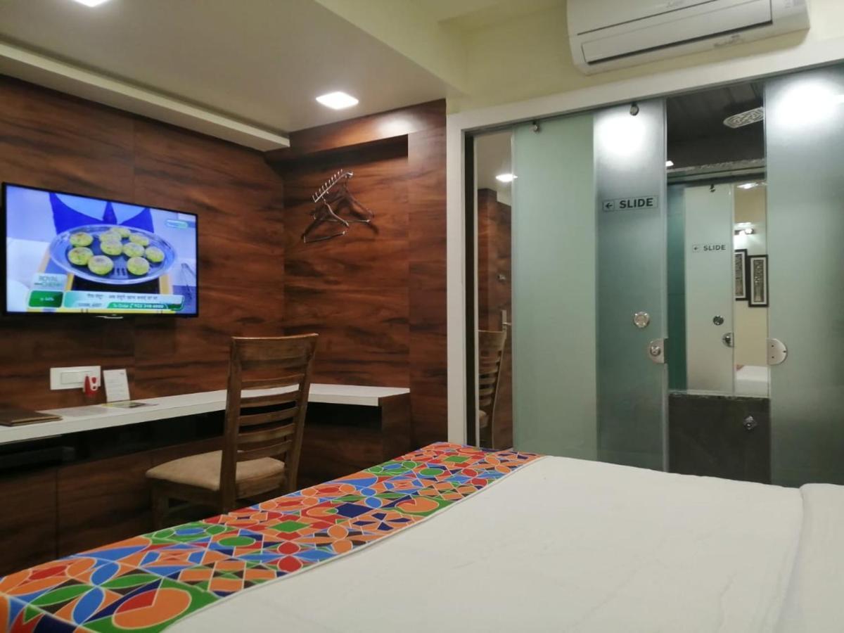 Hotel Radana Vashi Navimumbai Наві-Мумбаї Екстер'єр фото