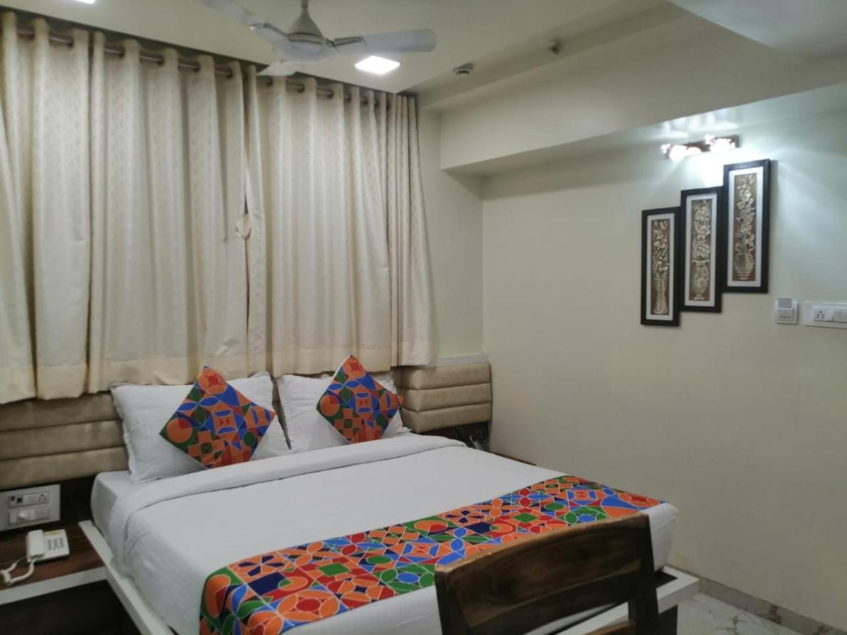 Hotel Radana Vashi Navimumbai Наві-Мумбаї Екстер'єр фото